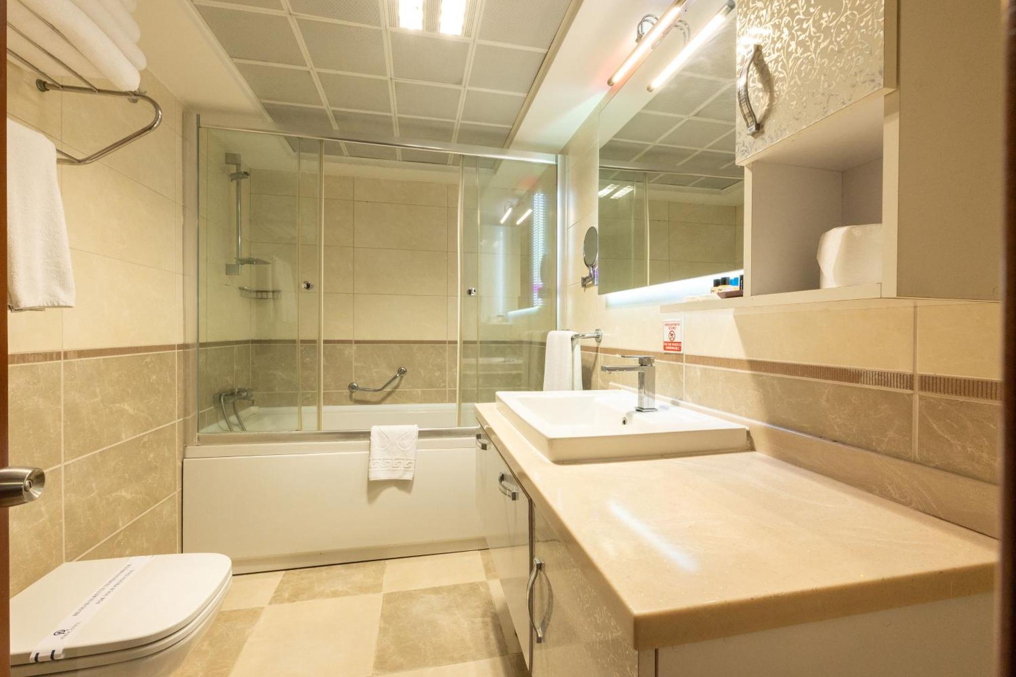 Askoc Hotel & Spa Istanbul Bagian luar foto